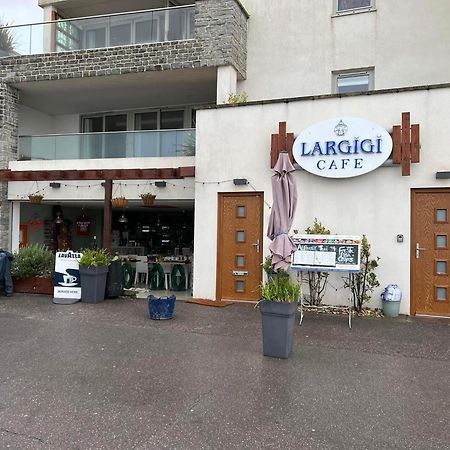 Largigi Offering Two Amazing Panoramic Sea Front Apartments Lyme Regis Luaran gambar
