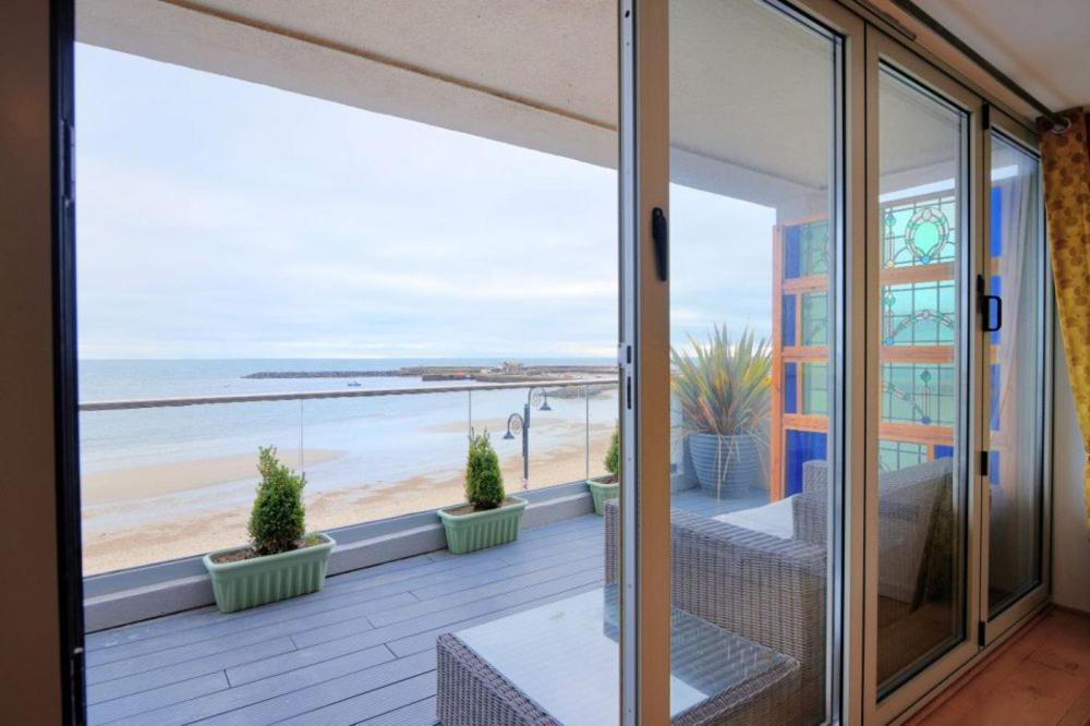 Largigi Offering Two Amazing Panoramic Sea Front Apartments Lyme Regis Luaran gambar